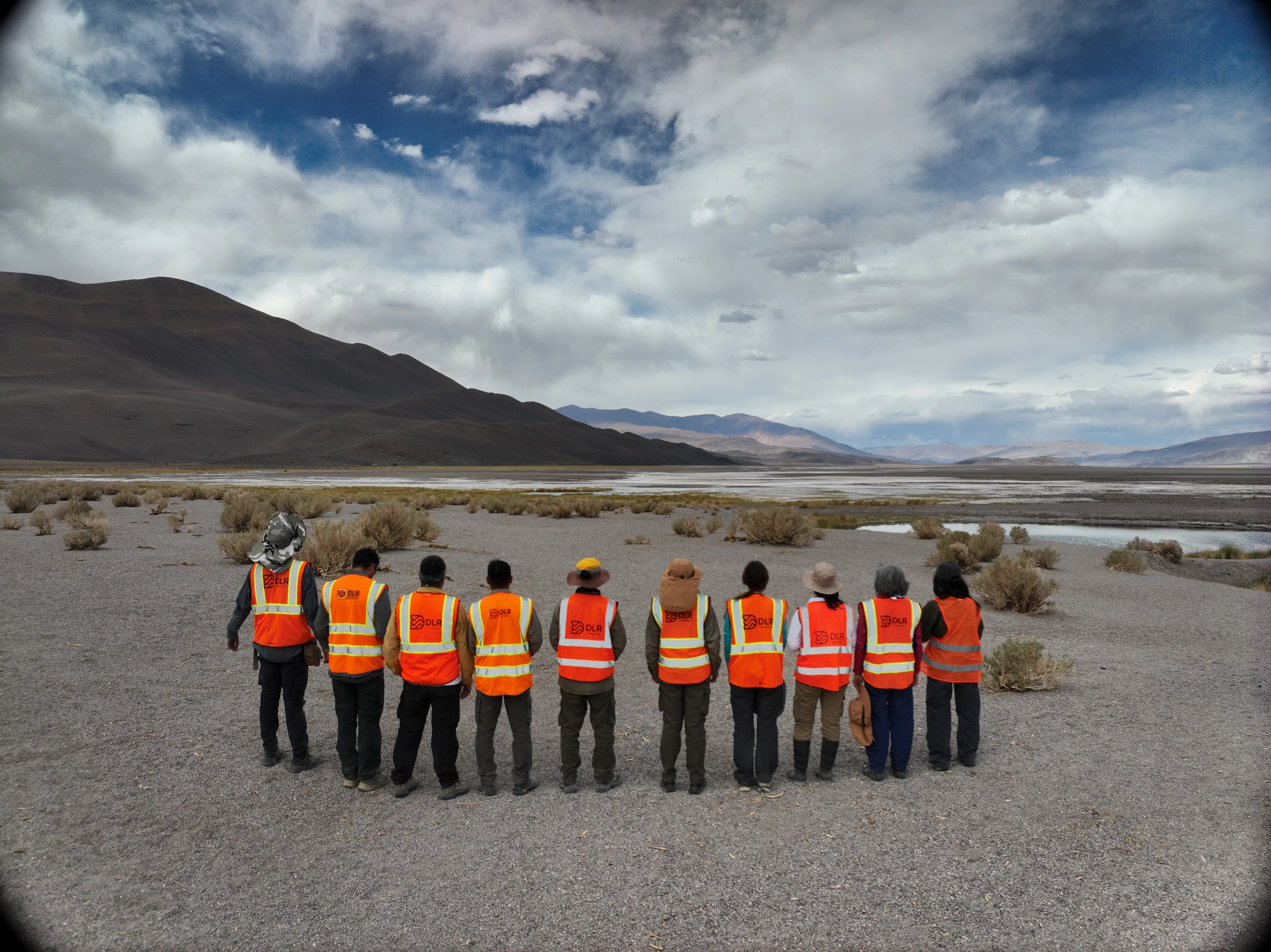 Equipo DLR completo en proyecto de salar de litio