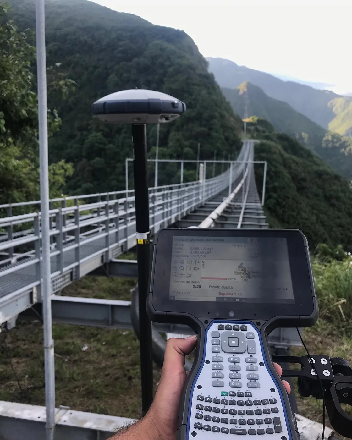 Relevamiento de puente con estación total